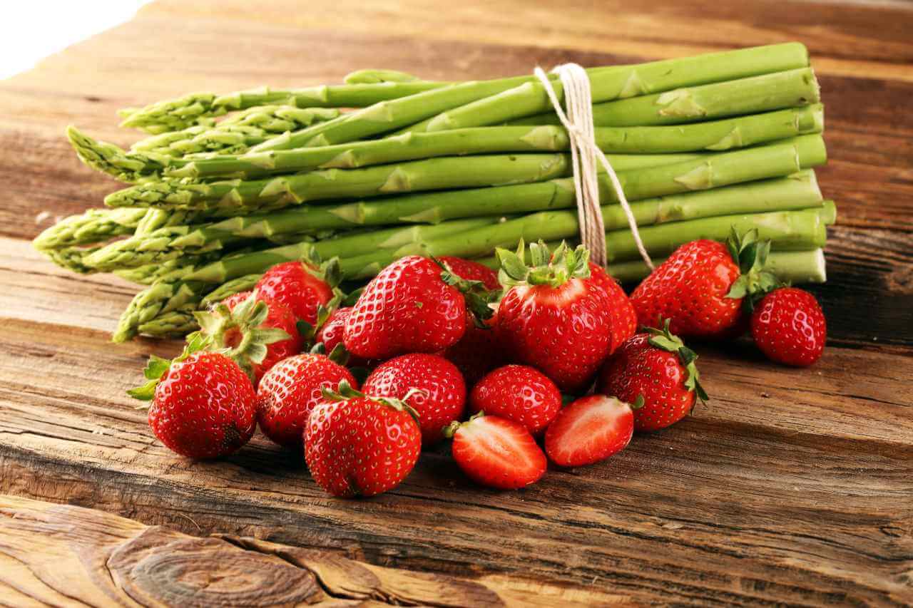 Asparagus and strawberries